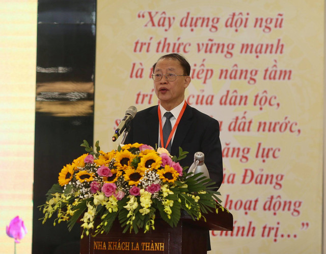 Thủ tướng dự Đại hội đại biểu toàn quốc Liên hiệp các Hội Khoa học và Kỹ thuật Việt Nam lần thứ VIII - Hình 6 Thu tuong du Dai hoi dai bieu toan quoc Lien hiep cac Hoi Khoa hoc va Ky thuat Viet Nam lan thu VIII-Hinh-6