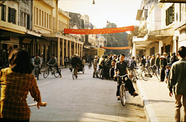 Cuộc sống ở Hà Nội năm 1979 cực đặc sắc qua loạt ảnh hiếm - Hình 2 Cuoc song o Ha Noi nam 1979 cuc dac sac qua loat anh hiem-Hinh-2