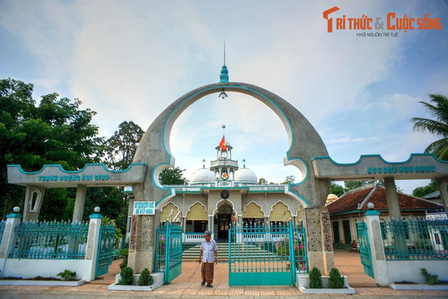 Cận cảnh công trình nổi tiếng của ba tôn giáo lớn ở miền Tây - Hình 9 Can canh cong trinh noi tieng cua ba ton giao lon o mien Tay-Hinh-9