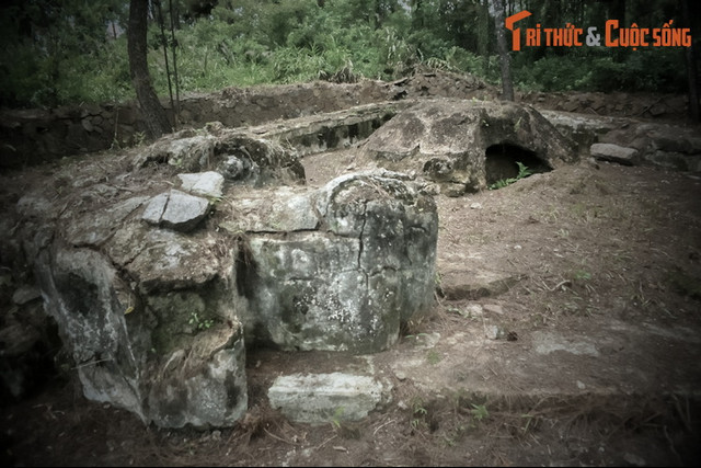 Bi an cong vien noi toa lac lang mo co xua o Hue-Hinh-5