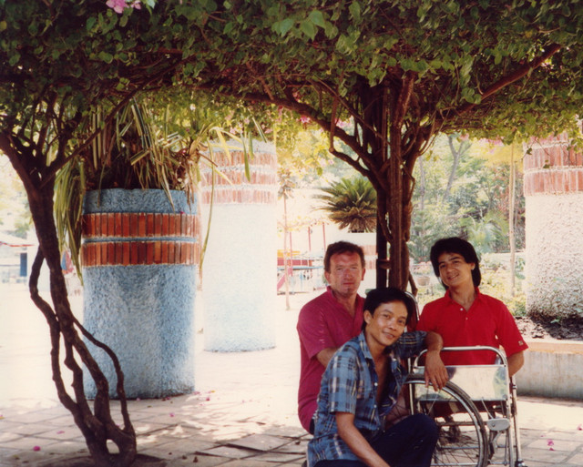 TP. HCM năm 1988 cực sống động qua loạt ảnh của khách ngoại - Hình 20 TP. HCM nam 1988 cuc song dong qua loat anh cua khach ngoai-Hinh-20