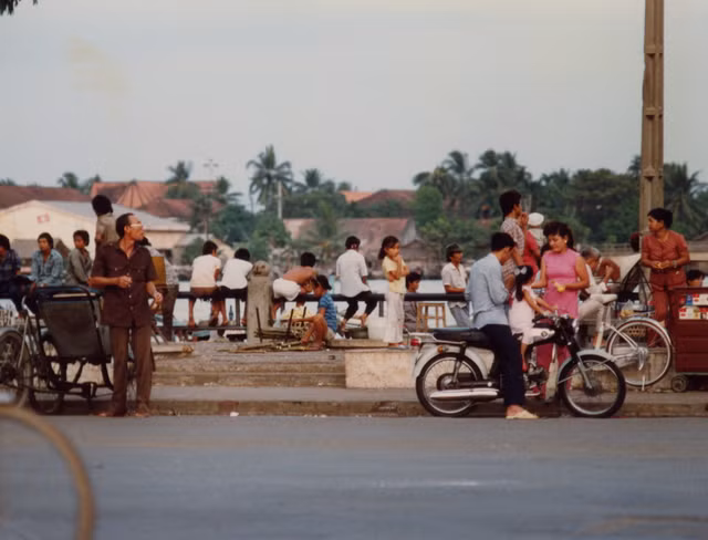 TP. HCM năm 1988 cực sống động qua loạt ảnh của khách ngoại TP. HCM nam 1988 cuc song dong qua loat anh cua khach ngoai