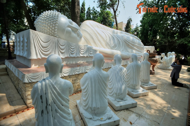 Ngôi chùa nổi tiếng nhất Bình Dương có những điều đặc biệt nào? - Hình 7 Ngoi chua noi tieng nhat Binh Duong co nhung dieu dac biet nao?-Hinh-7