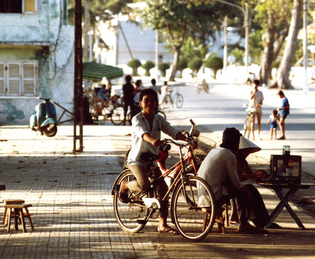 Ngắm Vũng Tàu năm 1988 qua những góc ảnh lạ - Hình 8 Ngam Vung Tau nam 1988 qua nhung goc anh la-Hinh-8