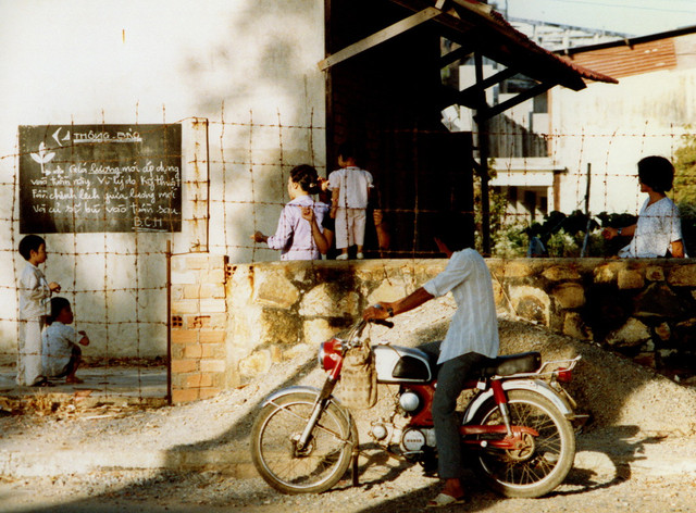 Ngắm Vũng Tàu năm 1988 qua những góc ảnh lạ - Hình 3 Ngam Vung Tau nam 1988 qua nhung goc anh la-Hinh-3