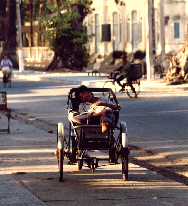 Ngắm Vũng Tàu năm 1988 qua những góc ảnh lạ - Hình 7 Ngam Vung Tau nam 1988 qua nhung goc anh la-Hinh-7