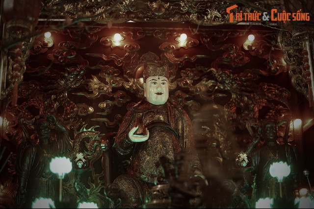 Doc dao den Hoa Than o Ha Noi-Hinh-9