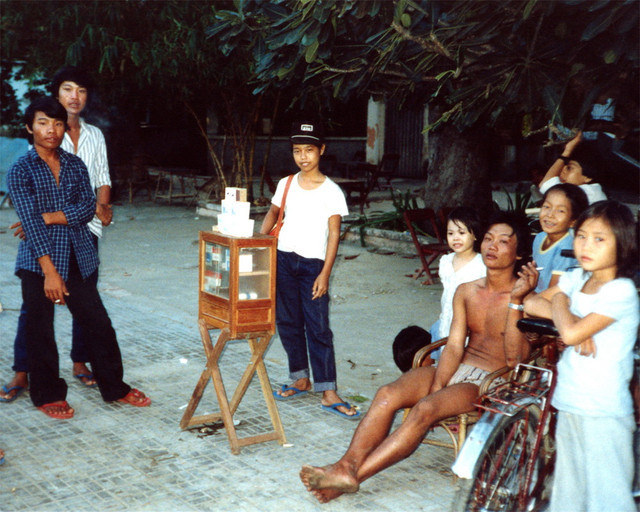 Một "thời trai trẻ" của cư dân Vũng Tàu năm 1988 - Hình 4 Mot