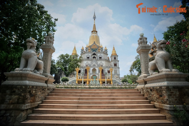Biết gì về tòa bảo tháp có kiến trúc ấn tượng nhất Việt Nam? - Hình 3 Biet gi ve toa bao thap co kien truc an tuong nhat Viet Nam?-Hinh-3