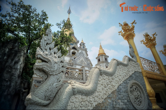 Biết gì về tòa bảo tháp có kiến trúc ấn tượng nhất Việt Nam? - Hình 4 Biet gi ve toa bao thap co kien truc an tuong nhat Viet Nam?-Hinh-4