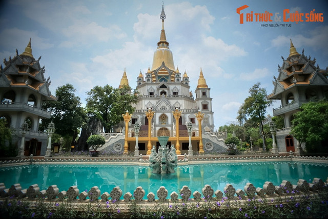 Biết gì về tòa bảo tháp có kiến trúc ấn tượng nhất Việt Nam? - Hình 7 Biet gi ve toa bao thap co kien truc an tuong nhat Viet Nam?-Hinh-7