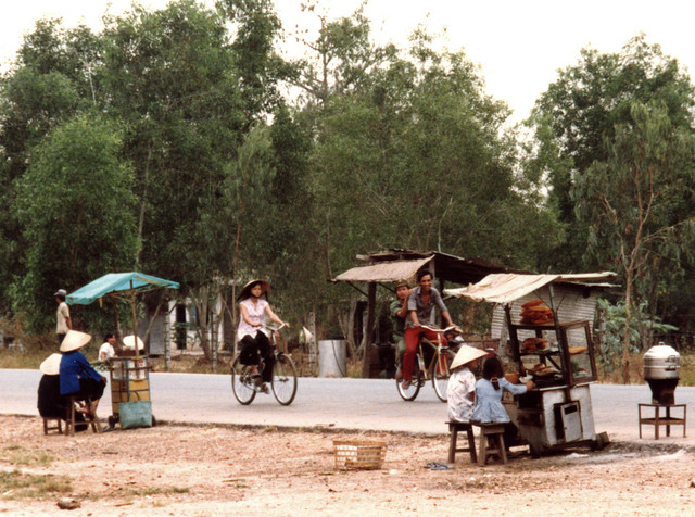 Chùm ảnh cuộc sống người dân ở Nha Trang năm 1988 - Hình 4 Chum anh cuoc song nguoi dan o Nha Trang nam 1988-Hinh-4