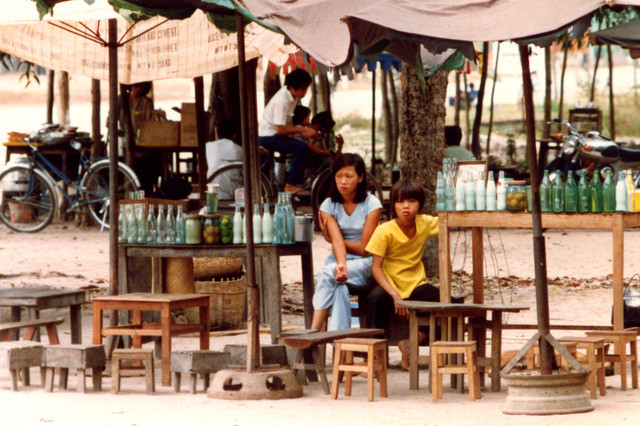 Chùm ảnh cuộc sống người dân ở Nha Trang năm 1988 - Hình 5 Chum anh cuoc song nguoi dan o Nha Trang nam 1988-Hinh-5