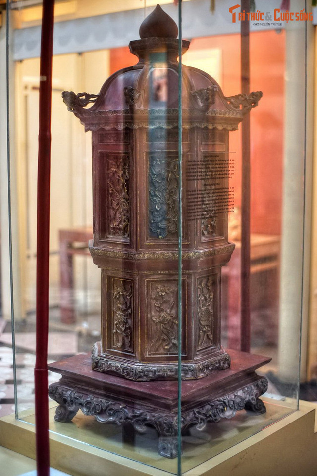 Giới quý tộc Nam bộ xưa dùng mâm trầu khủng thế nào? - Hình 2 Gioi quy toc Nam bo xua dung mam trau khung the nao?-Hinh-2