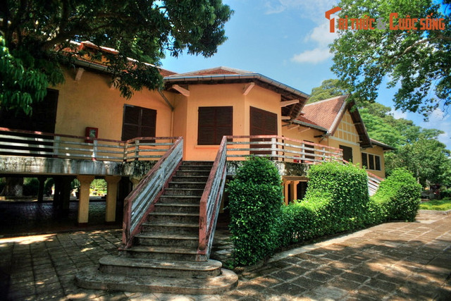 Đi xem dinh thự đẹp nổi tiếng của vua Bảo Đại ở Buôn Ma Thuột - Hình 4 Di xem dinh thu dep noi tieng cua vua Bao Dai o Buon Ma Thuot-Hinh-4