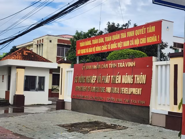 Lien danh Thuy Loi Tra Vinh “mot minh mot ngua” trung goi thau hon 150 ty?