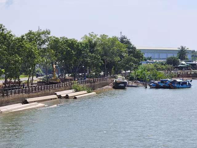 Tra Vinh: Can canh cong trinh chinh trang bo ke song Long Toan-Hinh-6