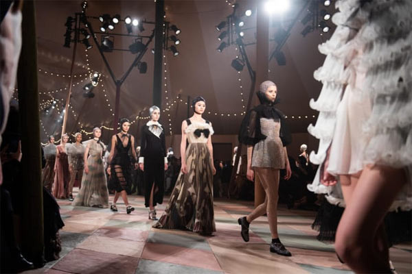 7 bộ sưu tập xa xỉ, tuyệt đỉnh nhất Haute Couture 2019 - Hình 6 7 bo suu tap xa xi, tuyet dinh nhat Haute Couture 2019-Hinh-6