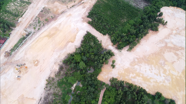 Dong Nai: Can canh Khu cong nghiep Ho Nai hon 2 thap ky van ngon ngang-Hinh-5