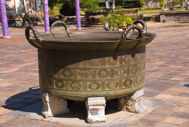 Báu vật vạc đồng đỉnh cao thời chúa Nguyễn Bau vat vac dong dinh cao thoi chua Nguyen