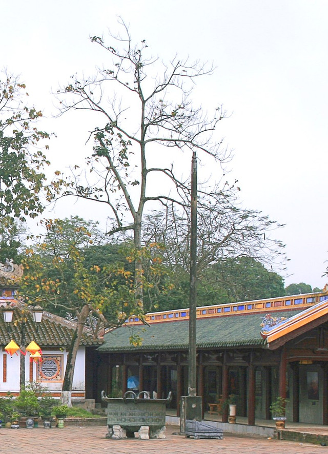 Báu vật vạc đồng đỉnh cao thời chúa Nguyễn - Hình 3 Bau vat vac dong dinh cao thoi chua Nguyen-Hinh-3