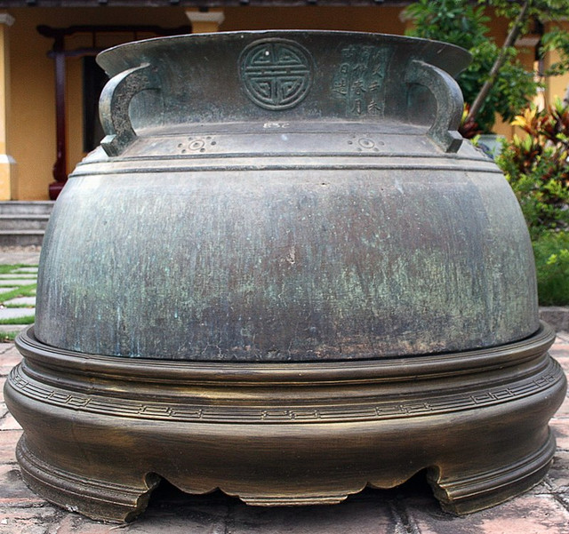 Báu vật vạc đồng đỉnh cao thời chúa Nguyễn - Hình 4 Bau vat vac dong dinh cao thoi chua Nguyen-Hinh-4