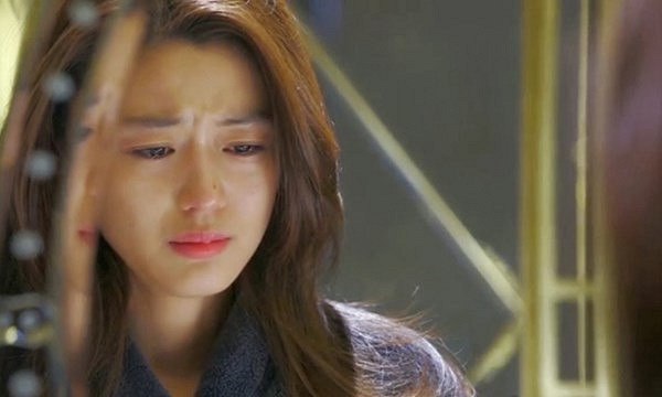 Vợ lặng lẽ làm điều này khi thấy tôi quỳ xuống xin lỗi người tình Vo lang le lam dieu nay khi thay toi quy xuong xin loi nguoi tinh