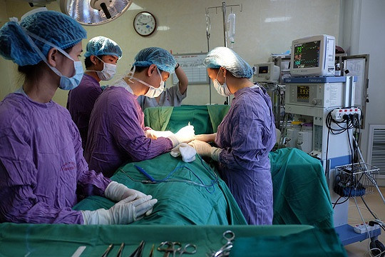 Những hình ảnh hoại tử khủng khiếp vì tiêm chất làm đầy nâng cấp vòng 3 - Hình 4 Nhung hinh anh hoai tu khung khiep vi tiem chat lam day nang cap vong 3-Hinh-4
