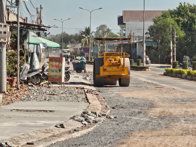 Tay Ninh: Can canh DA Tham nhua duong 30/4 huyen Tan Bien-Hinh-21