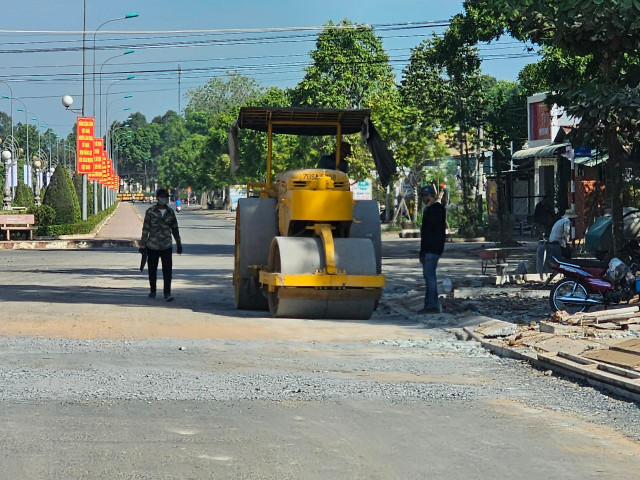 Tay Ninh: Can canh DA Tham nhua duong 30/4 huyen Tan Bien-Hinh-6