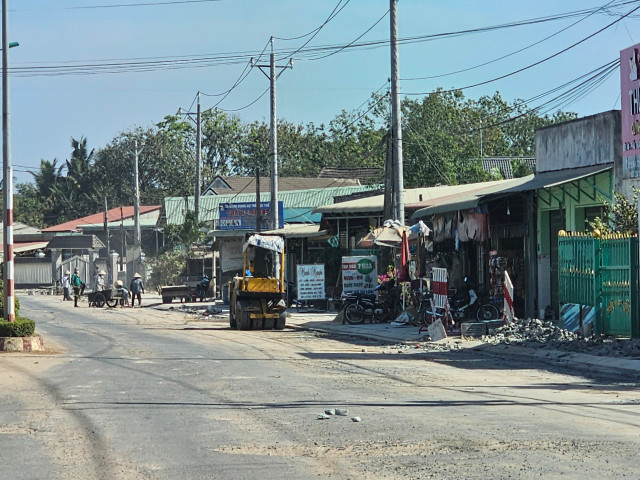 Tay Ninh: Can canh DA Tham nhua duong 30/4 huyen Tan Bien-Hinh-13