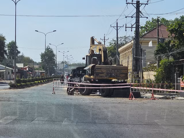 Tay Ninh: Can canh DA Tham nhua duong 30/4 huyen Tan Bien-Hinh-22