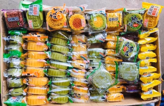 Banh trung thu Trung Quoc sieu re do bo 