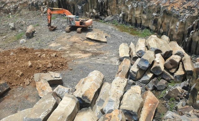 Chưa thuê đất, FICO Đắk Nông vẫn vô tư khai thác đá suốt 7 năm - Hình 3 Chua thue dat, FICO Dak Nong van vo tu khai thac da suot 7 nam-Hinh-3