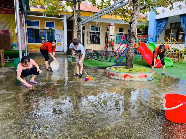 Quang Binh: Nang luc nha thau thi cong TTVH huyen Tuyen Hoa vua bi sap gian giao-Hinh-3