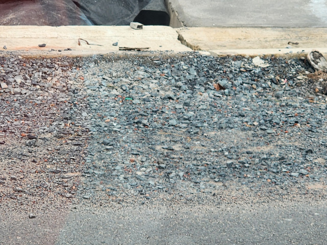 Dong Nai: Du an nang cap duong Huong lo 7, thi cong gan 3 nam van chua xong?-Hinh-8