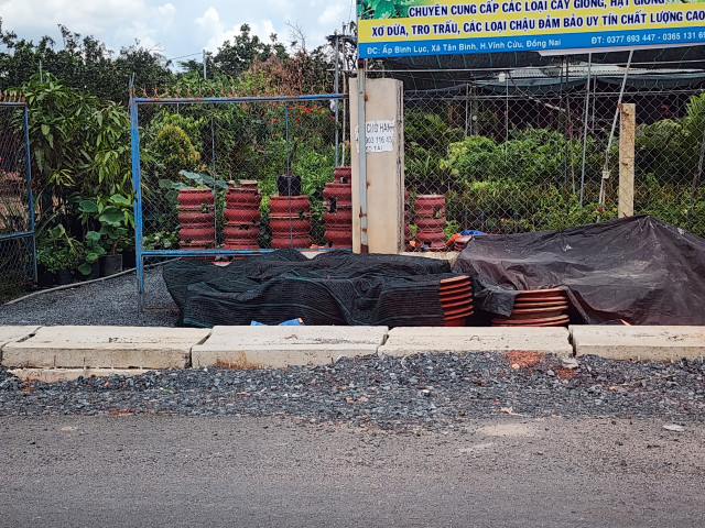 Dong Nai: Du an nang cap duong Huong lo 7, thi cong gan 3 nam van chua xong?-Hinh-3