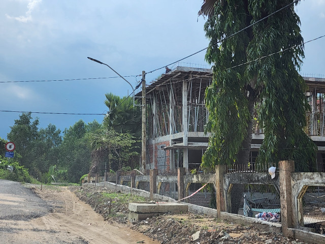 Trà Vinh: Đơn vị nào đang thi công xây dựng tại Trường Dân tộc nội trú Trà Cú? - Hình 7 Tra Vinh: Don vi nao dang thi cong xay dung tai Truong Dan toc noi tru Tra Cu?-Hinh-7