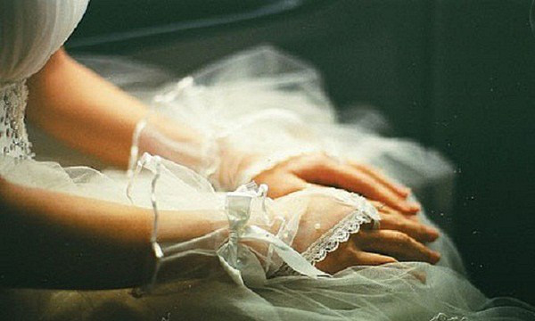 Đêm tân hôn, chồng hứa giữ cho tôi sự trong trắng để còn lấy người khác Dem tan hon, chong hua giu cho toi su trong trang de con lay nguoi khac