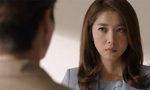 Nghi ngo vo ngoai tinh, toi bam theo roi chet dieng truoc nhung gi nhin thay