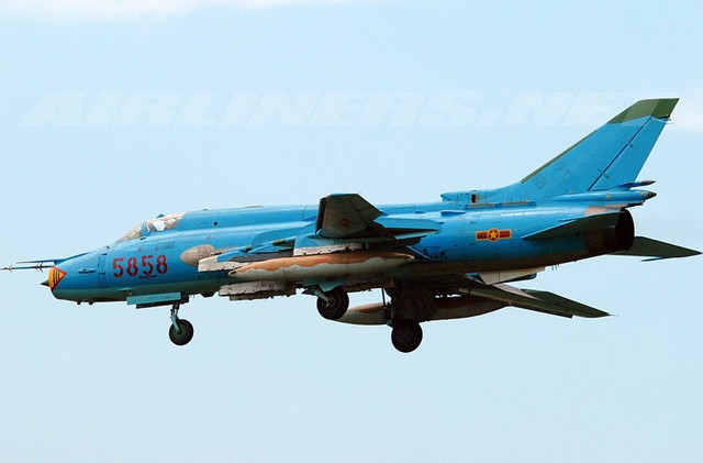 Loạt chiến đấu cơ Không quân Việt Nam sử dụng trong 65 năm qua - Hình 17 Loat chien dau co Khong quan Viet Nam su dung trong 65 nam qua-Hinh-17
