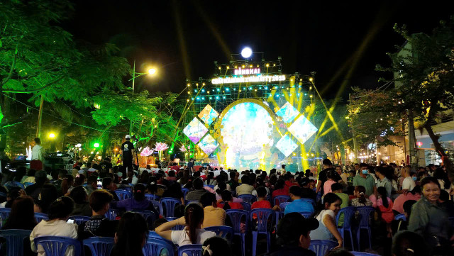 Nguoi dan han hoan cho don thoi khac mung nam moi At Ty-Hinh-42