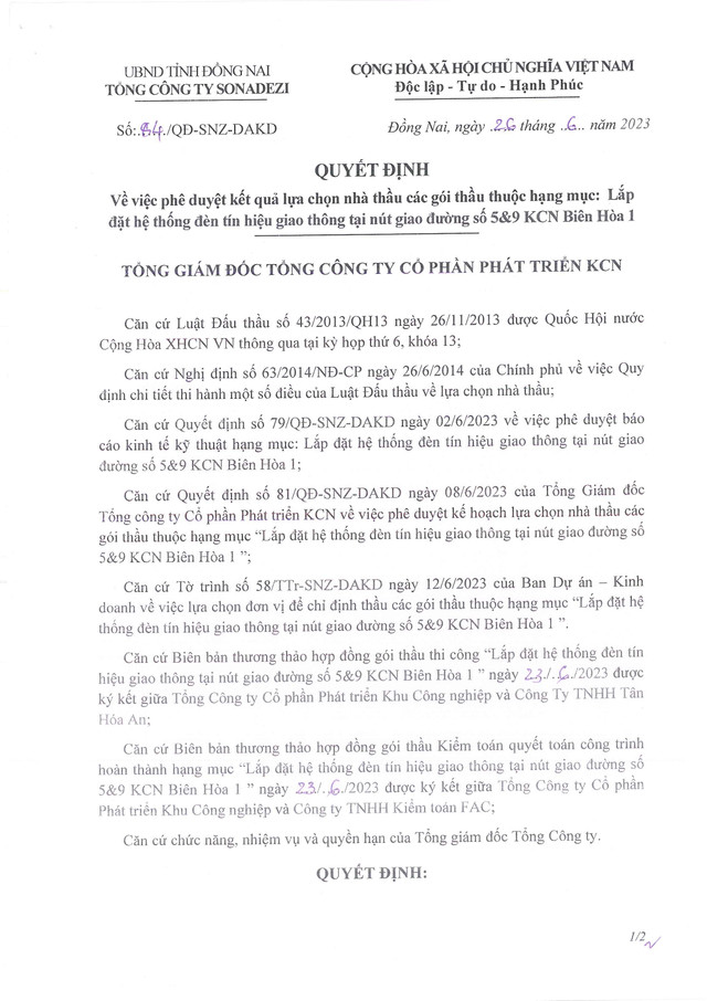 Dong Nai: Soi nang luc nha thau thi cong tru den giao thong gan 1 ty dong-Hinh-4