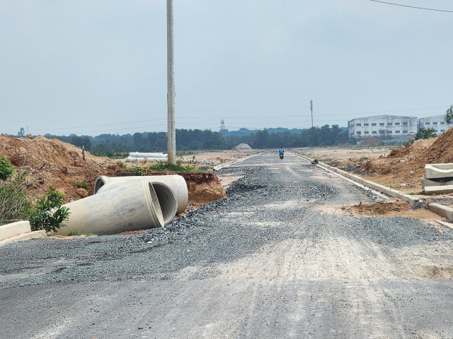 Dong Nai: Nang luc nha thau thi cong Khu cong nghiep Ho Nai the nao?-Hinh-7