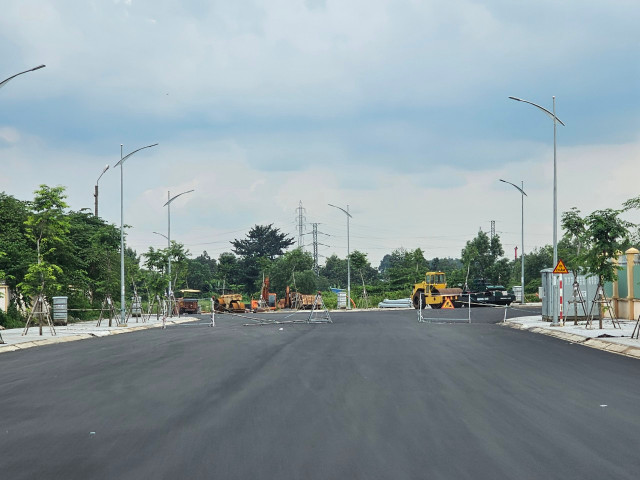 Dong Nai: Nang luc nha thau thi cong tuyen duong D9 tai TP.Bien Hoa-Hinh-4