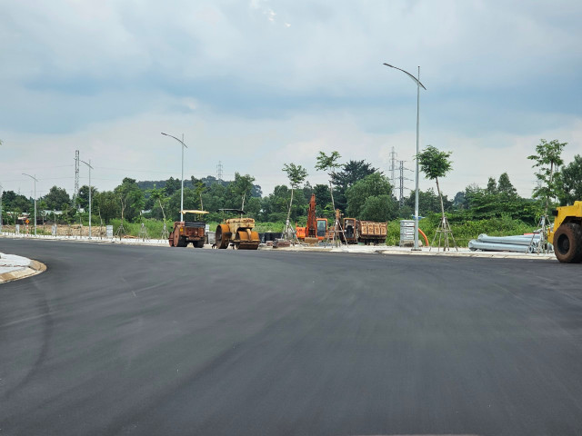 Dong Nai: Nang luc nha thau thi cong tuyen duong D9 tai TP.Bien Hoa-Hinh-3