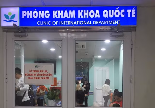 Benh vien Nhi Trung uong cho tre 1 tuoi uong khang sinh het han?