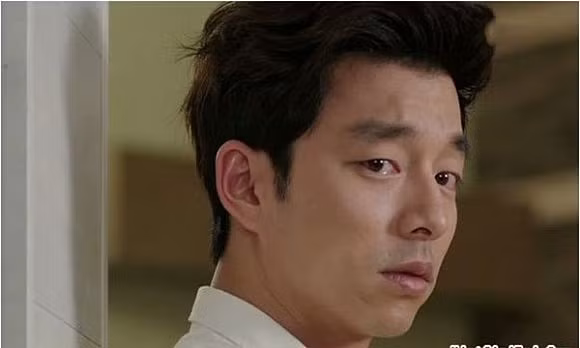 Choang vang phat hien co dong nghiep chay chiec xe chong bao mat