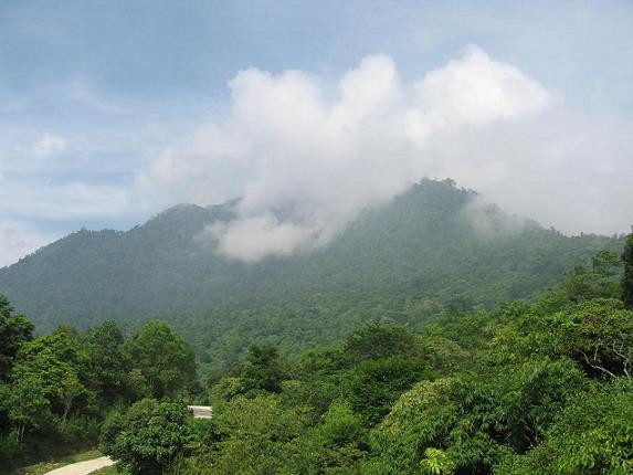 Ba Vì linh thiêng vượng khí và chuyện ly kỳ bí ẩn trong đó - Hình 5 Ba Vi linh thieng vuong khi va chuyen ly ky bi an trong do-Hinh-5