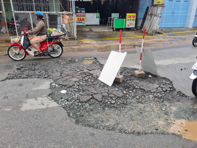 Đồng Nai: Đường tiền tỷ ở thị trấn Hiệp Phước "biến mất" sau cơn mưa? - Hình 11 Dong Nai: Duong tien ty o thi tran Hiep Phuoc